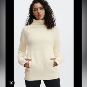 NWT Fabletics Zaylee Funnel Neck Tunic in Warm White